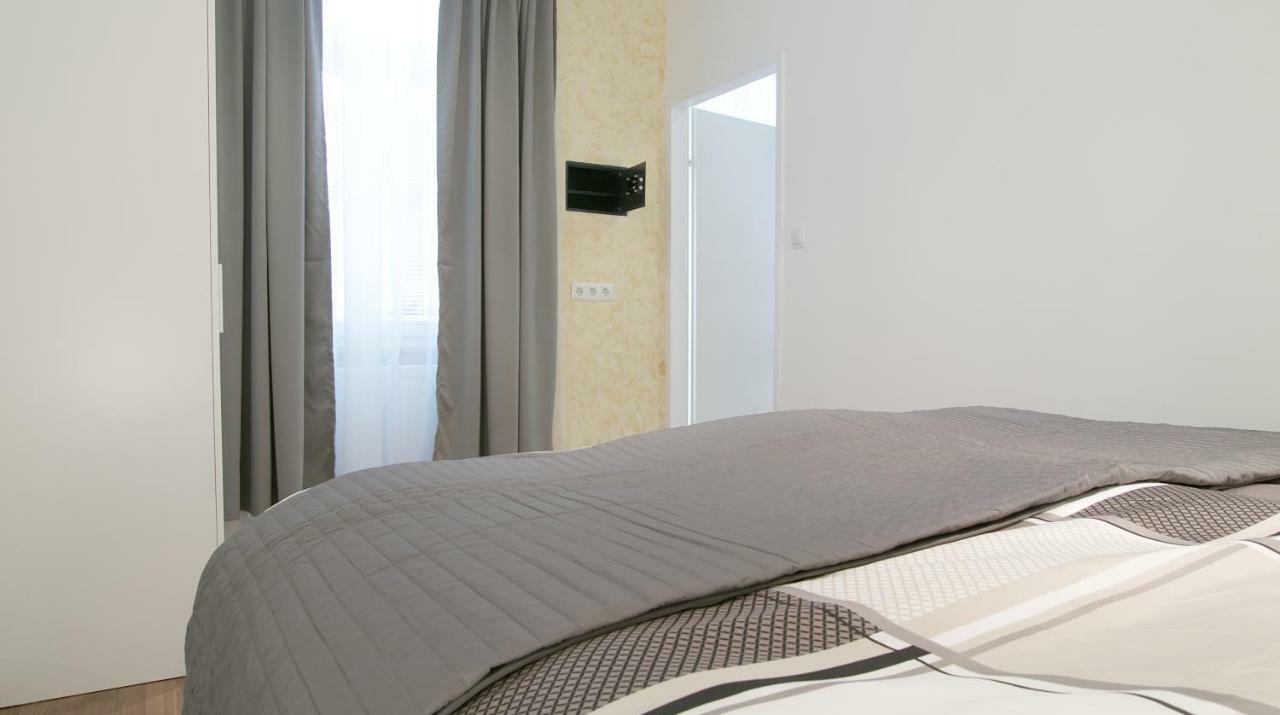 Laguna Apartment Виена Екстериор снимка