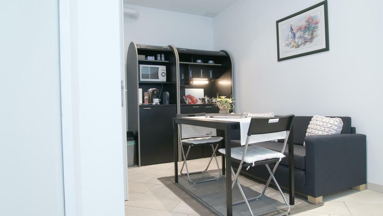 Laguna Apartment Виена Екстериор снимка