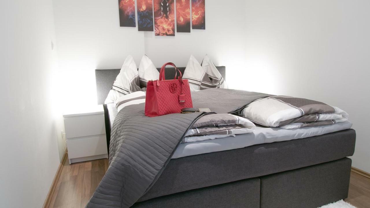 Laguna Apartment Виена Екстериор снимка